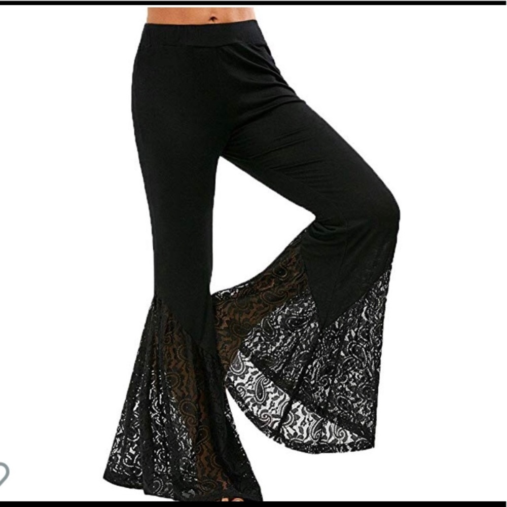 NEW UNOPENED LACE FLARE LEGGINGS
